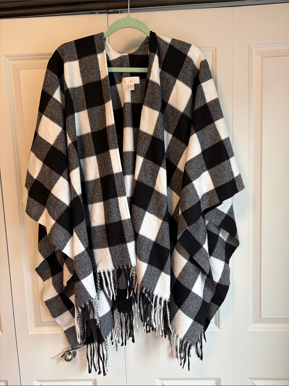 Black & White Buffalo Check Fringe Wrap